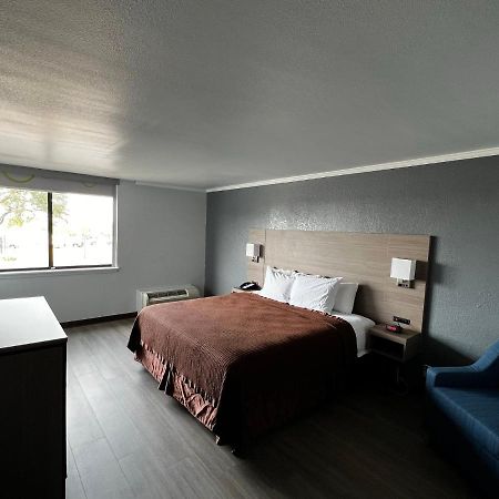 Super 8 By Wyndham Fort Worth Entertainment District Extérieur photo