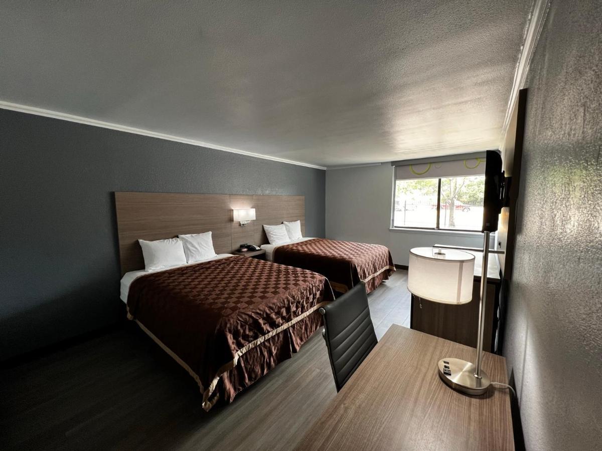 Super 8 By Wyndham Fort Worth Entertainment District Extérieur photo