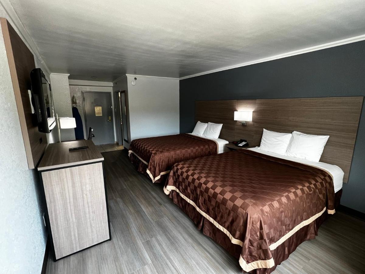 Super 8 By Wyndham Fort Worth Entertainment District Extérieur photo