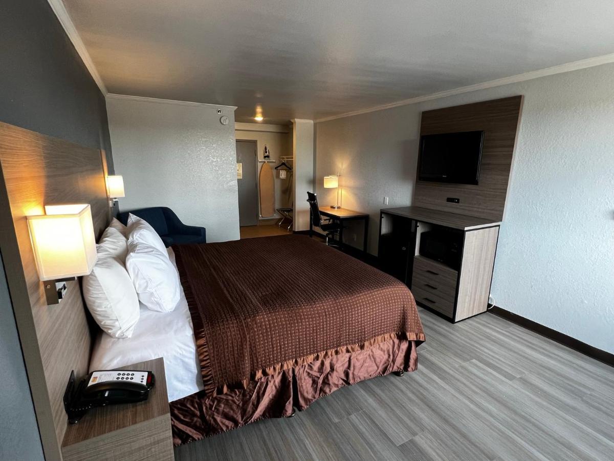 Super 8 By Wyndham Fort Worth Entertainment District Extérieur photo
