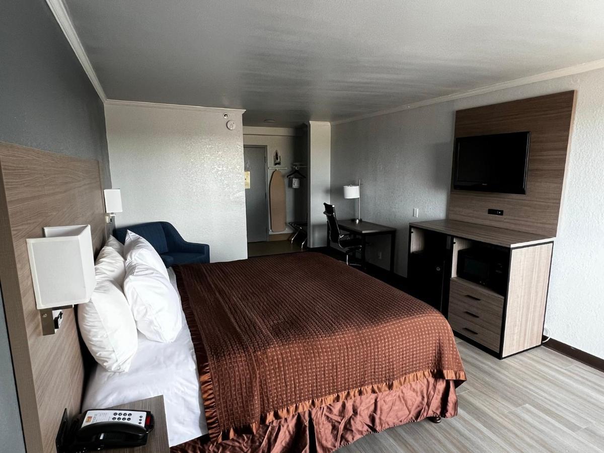 Super 8 By Wyndham Fort Worth Entertainment District Extérieur photo